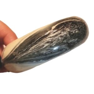 Wooden painted vintage 80s bangle